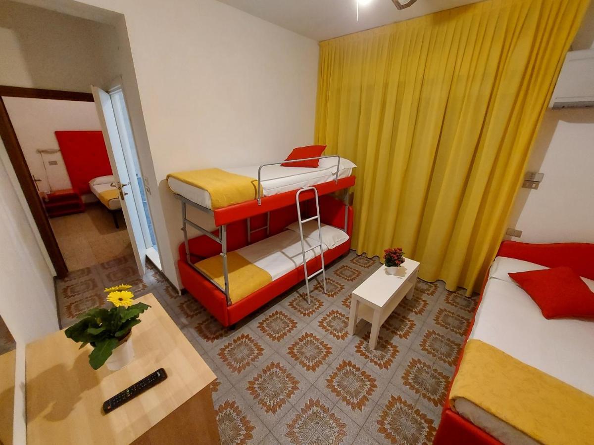 Hotel Senza Pensieri 리치오네 외부 사진