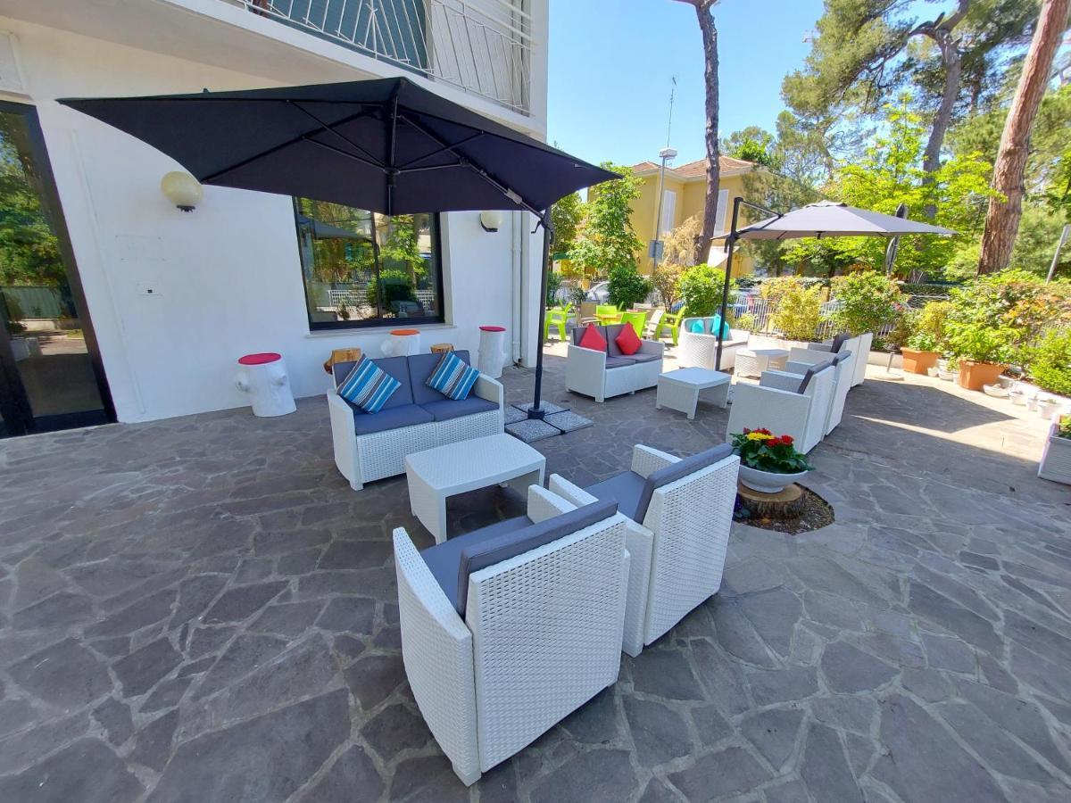Hotel Senza Pensieri 리치오네 외부 사진