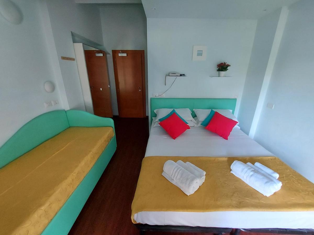 Hotel Senza Pensieri 리치오네 외부 사진