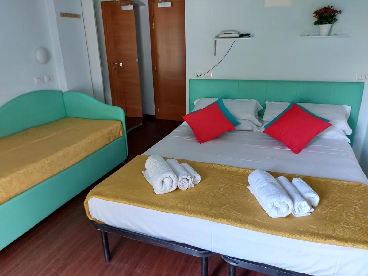 Hotel Senza Pensieri 리치오네 외부 사진