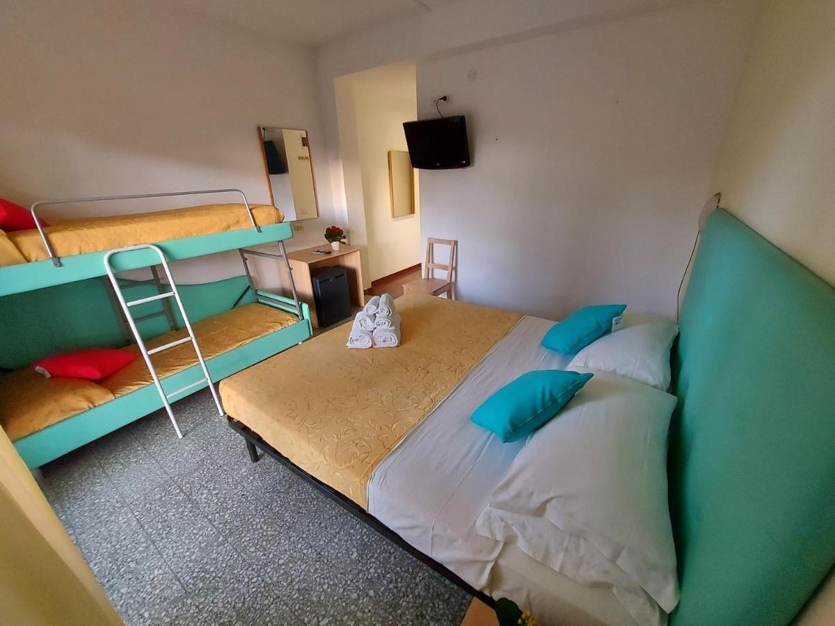 Hotel Senza Pensieri 리치오네 외부 사진