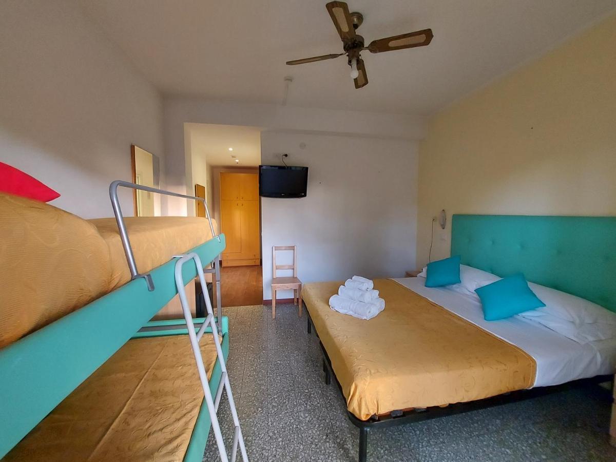 Hotel Senza Pensieri 리치오네 외부 사진