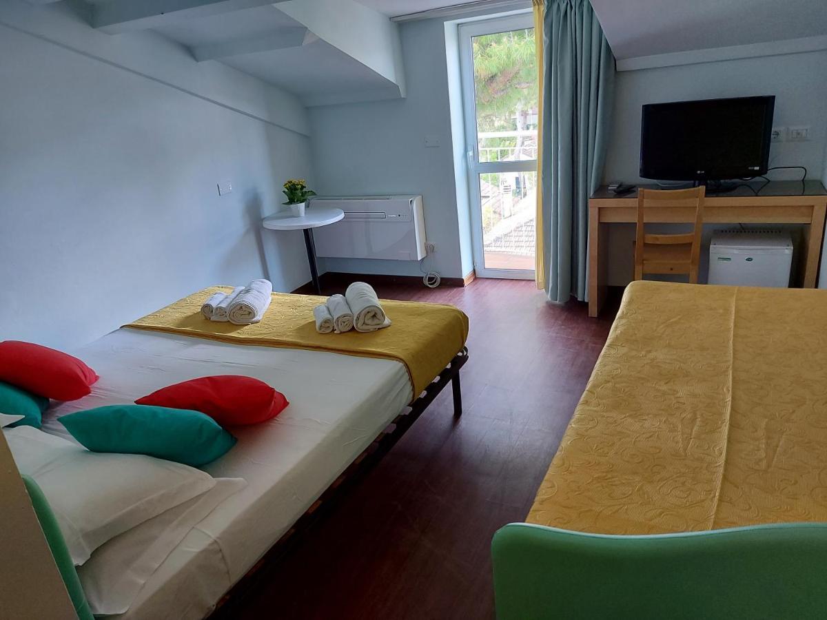 Hotel Senza Pensieri 리치오네 외부 사진