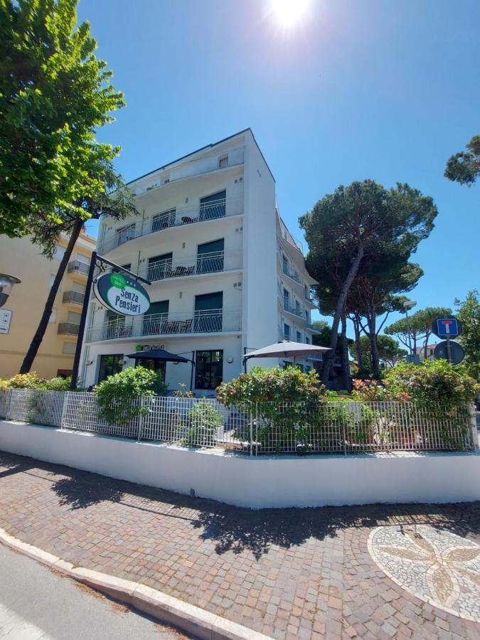 Hotel Senza Pensieri 리치오네 외부 사진