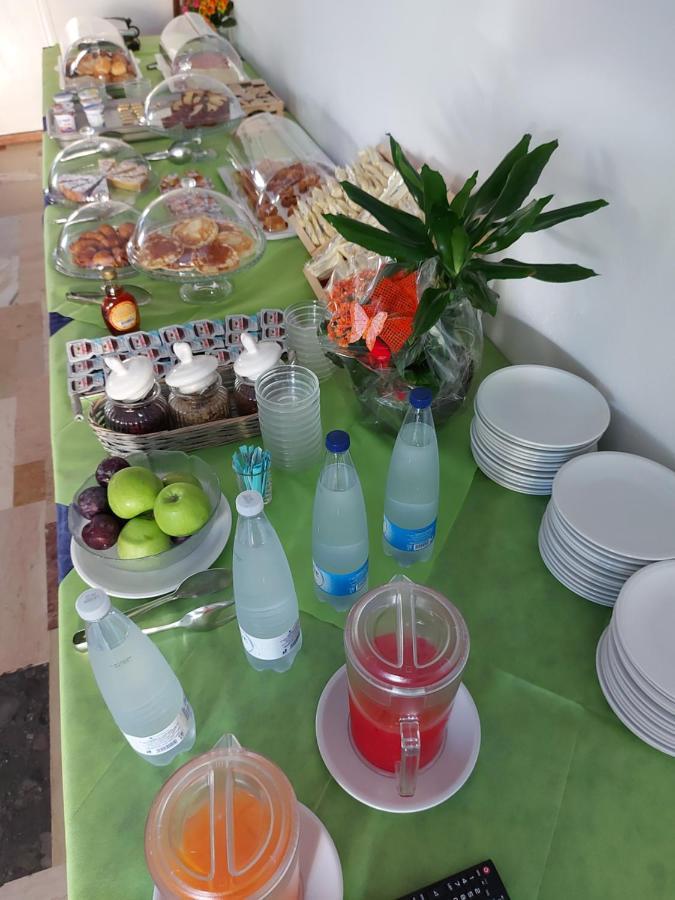 Hotel Senza Pensieri 리치오네 외부 사진