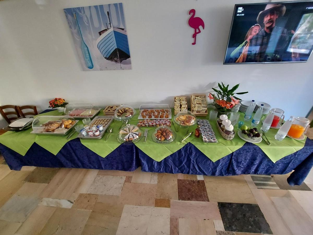 Hotel Senza Pensieri 리치오네 외부 사진
